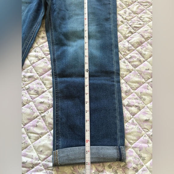 Measure & made . Women's Slim Fit Denim Jeans - Picture 6 of 8